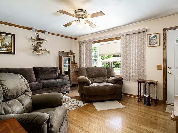 3rd image of 3014 Lotus Ln