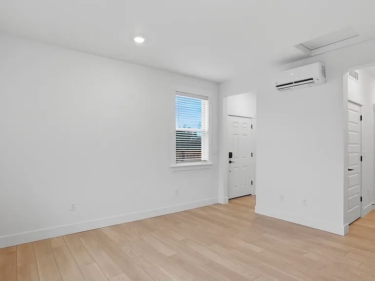 20464 Myrtle Pl E #1 — Photo 15
