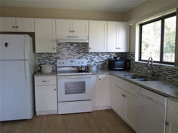 3rd image of 4060 Kincord Ln