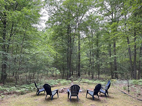 5th image of 837 E Whitetail Dr