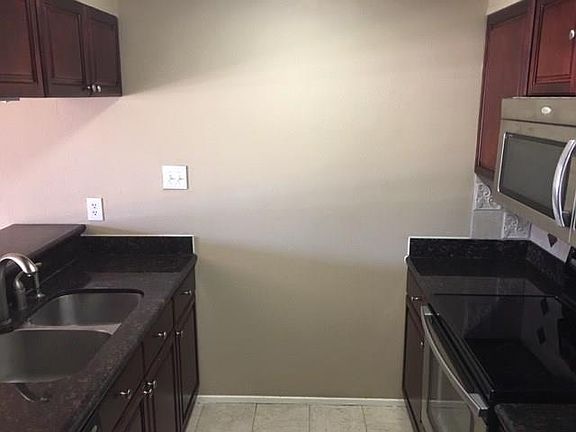 4th image of 7124 N Holiday Dr #7124
