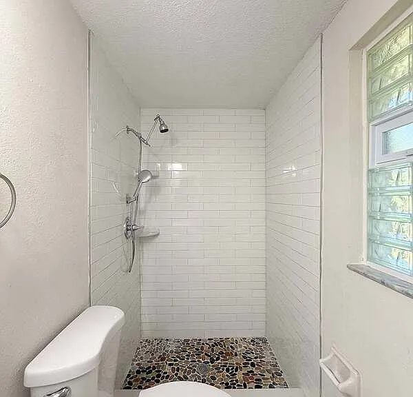 15839 Villa Dr — Photo 35
