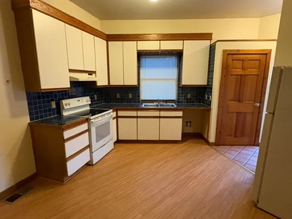 48 Forest St #4, Rutland, VT 05701