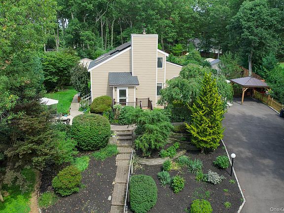 4th image of 30 Long Pond Road