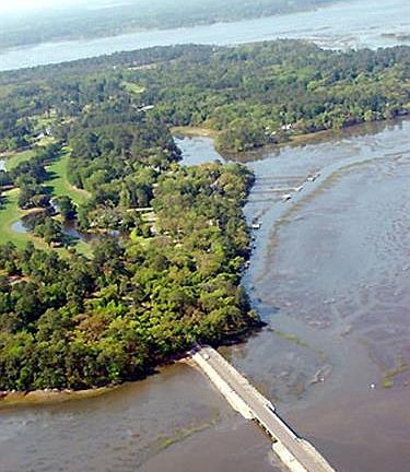 4th image of 2 Island Creek Dr