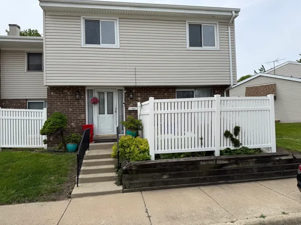 869 White Oak Ln, University Park, IL 60484