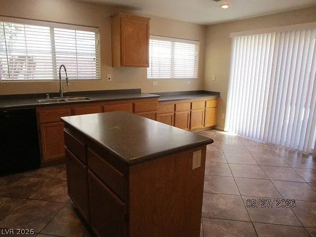 7168 Neches Ave — Photo 8