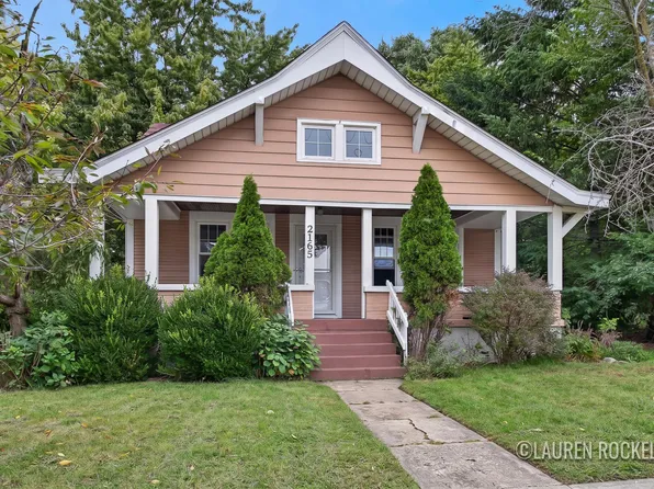 2165 Lee St SW, Wyoming, MI 49519