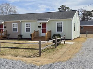 105 Oakwood Dr #E, Havelock, NC 28532