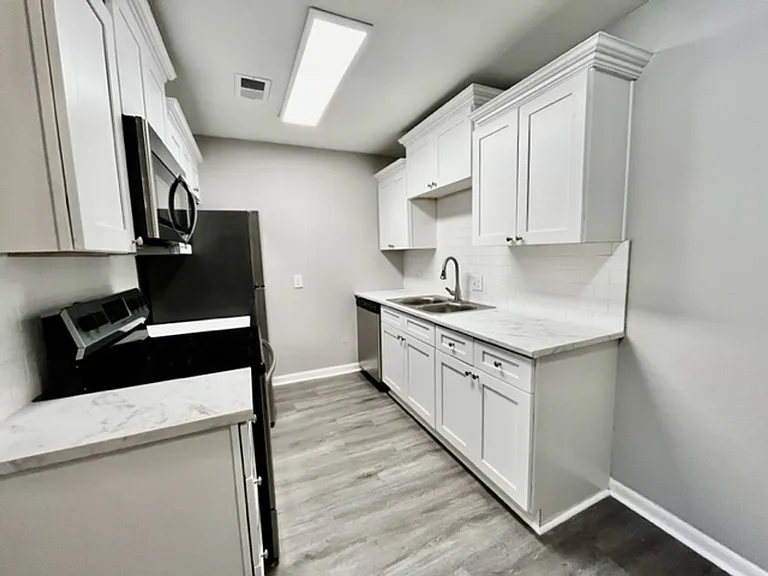 711 Melody Ln #B-1 — Photo 2