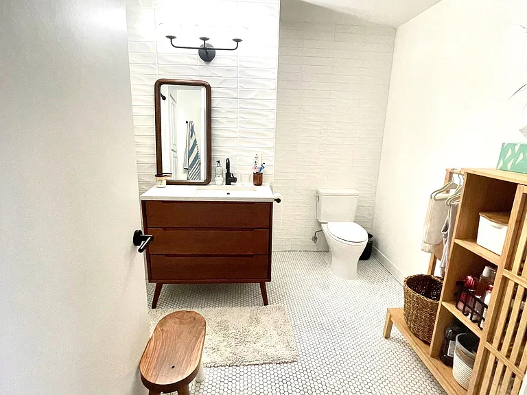 355 I St SW #203 — Photo 7