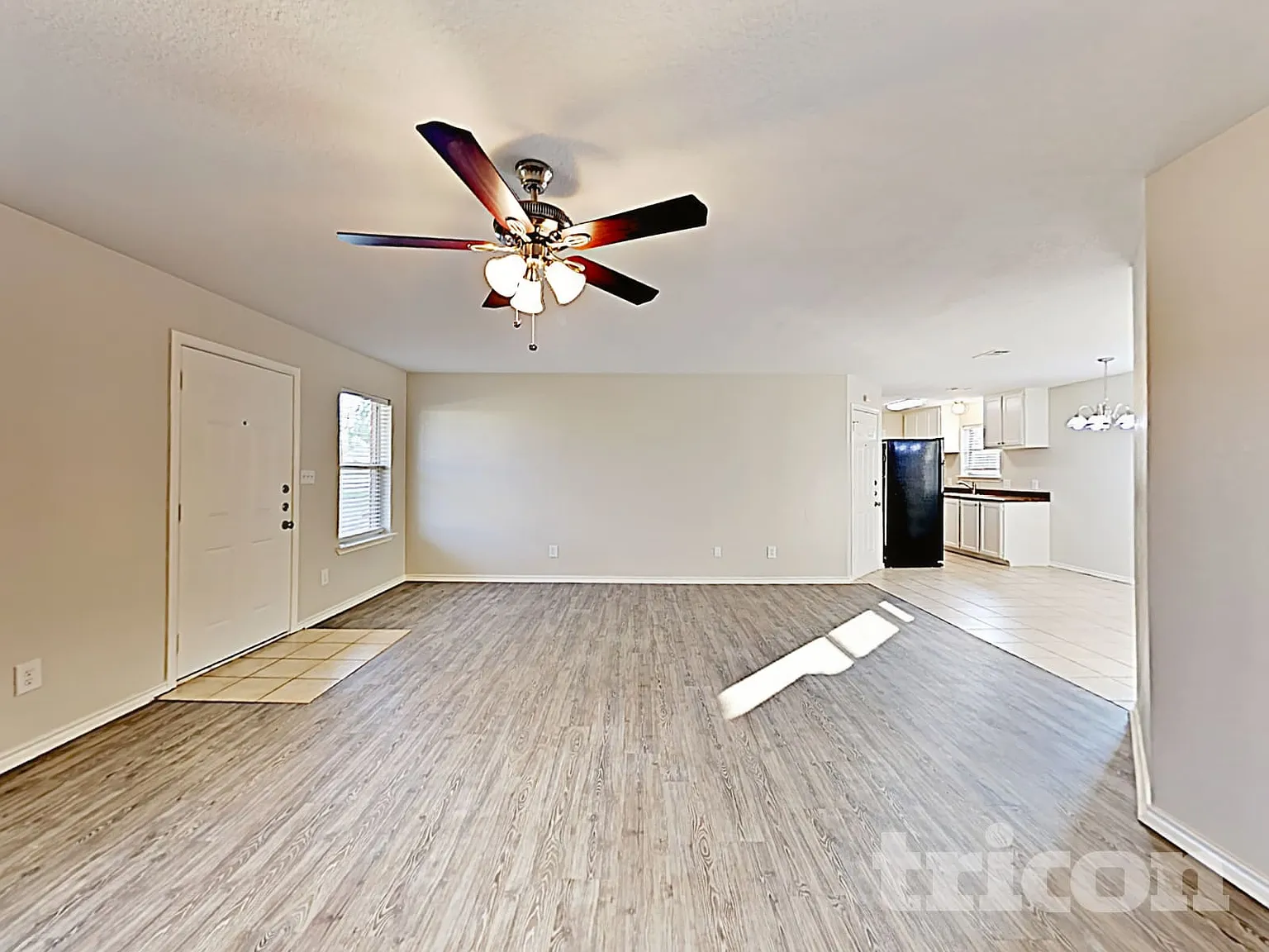 4303 Sheldon Drive Granbury TX — Photo 4