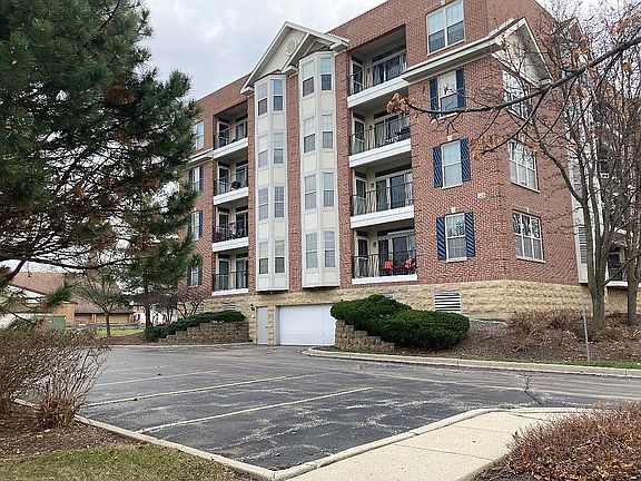 2nd image of 3115 Town Square Dr Unit 202
