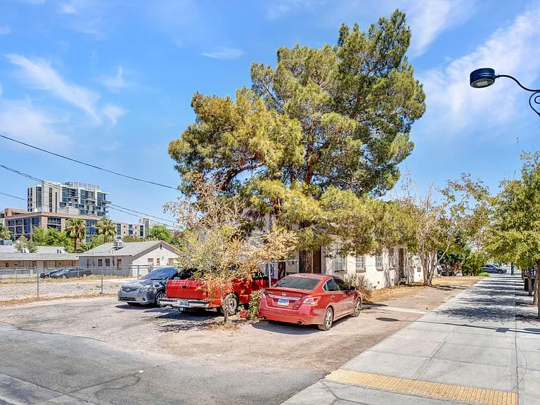 215 Gass Ave — Photo 12