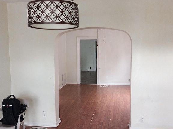 5th image of 330 Wagner Ave