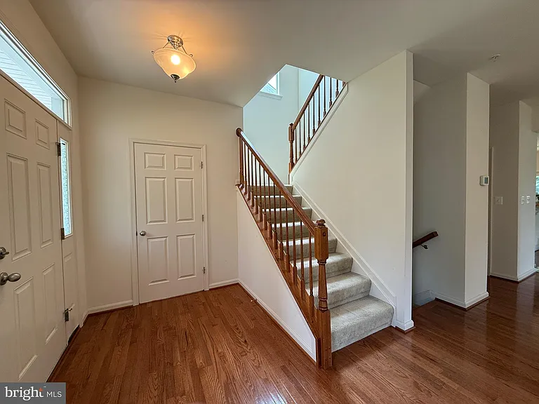 10215 Daventry Dr — Photo 8