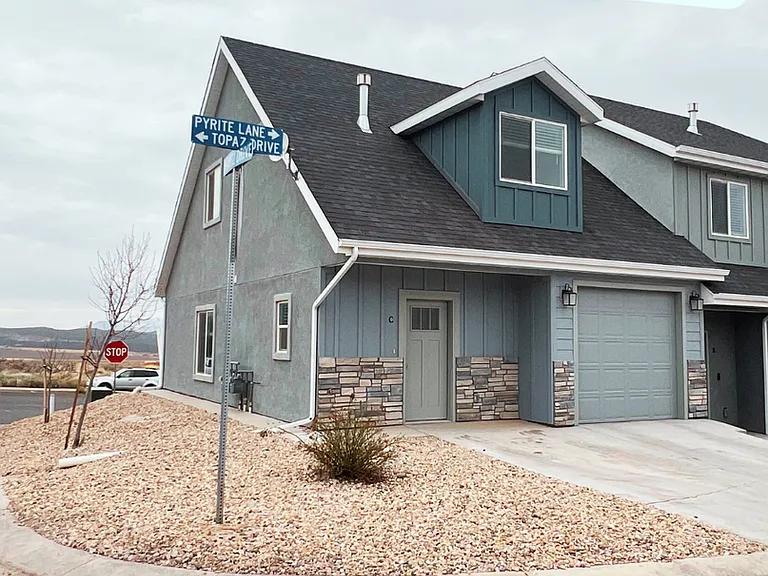 1511 W Pyrite Ln #C — Photo 1