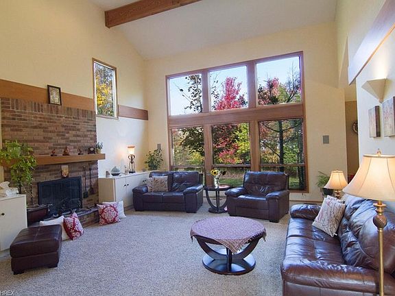 2nd image of 32685 Shadowbrook Dr