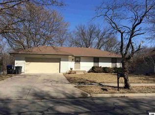 2506 SW Arrowhead Rd, Topeka, KS 66614