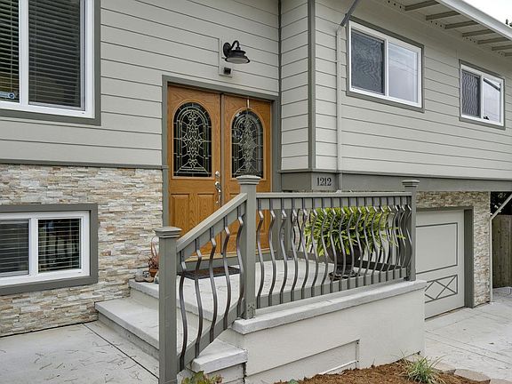 2nd image of 1212 Crespi Dr