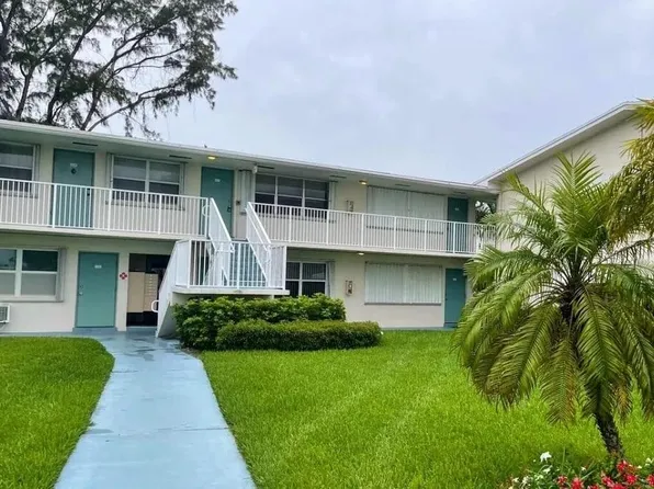 240 HORIZONS W #208, Boynton Beach, FL 33435