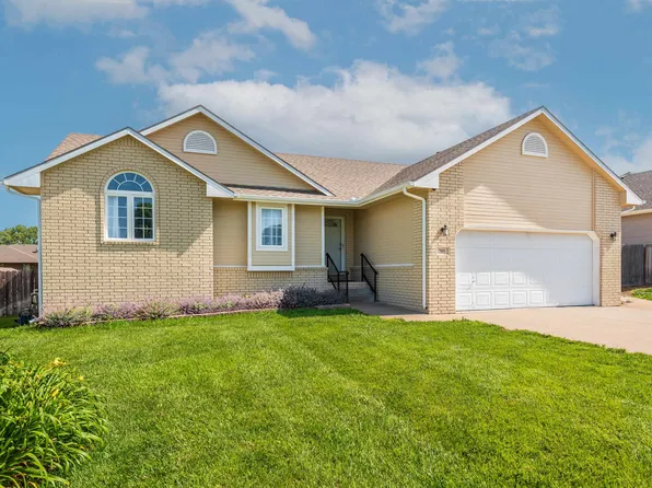 705 Lakewood Ct, Augusta, KS 67010