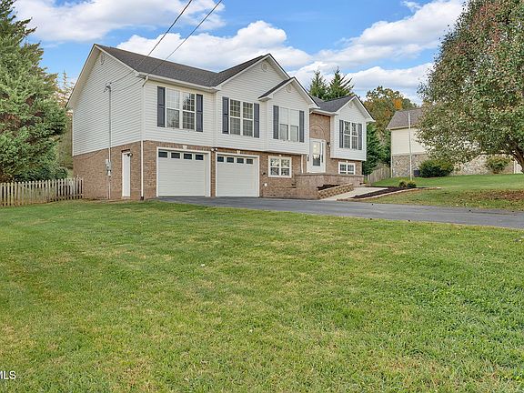 2nd image of 294 Oriole Ln
