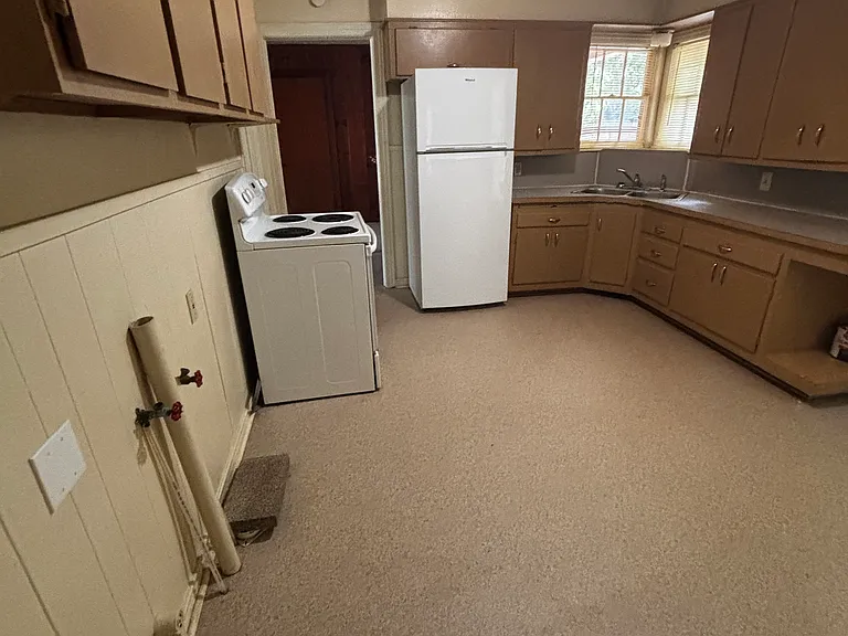 KITCHEN WITH W/D CONNECTIONS