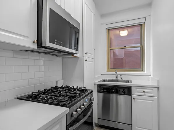 300 East 57th Street 05G image 4 of 5