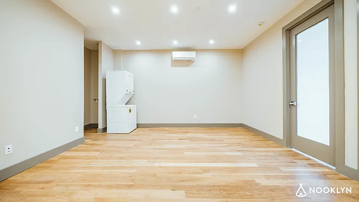 Rented by Nooklyn NYC LLC | media 21
