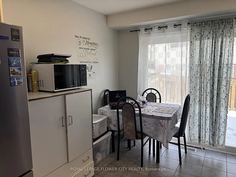 10 Vista Green Cres — Photo 7