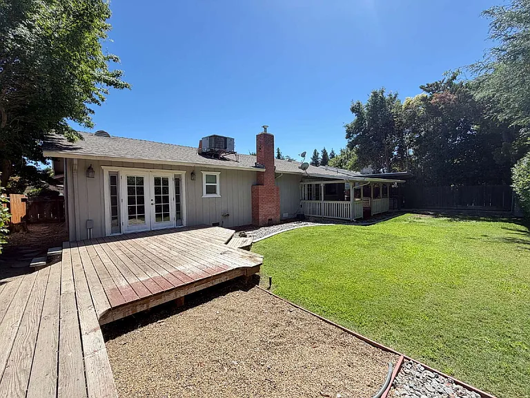 665 Santa Barbara Ct — Photo 12