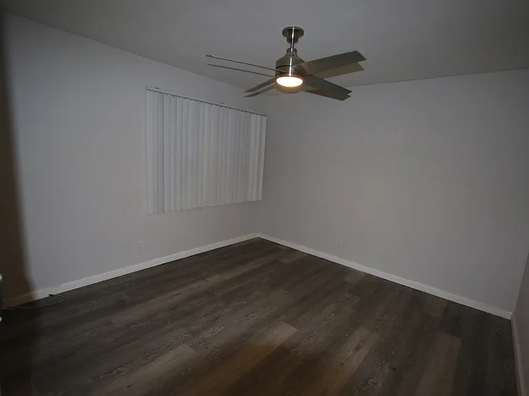 210 W Lemon Ave — Photo 28