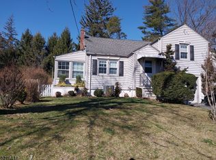 13 Shrump Pl, West Orange, NJ 07052