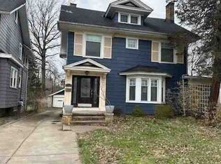 1700 Lee Rd, Cleveland Heights, OH 44118