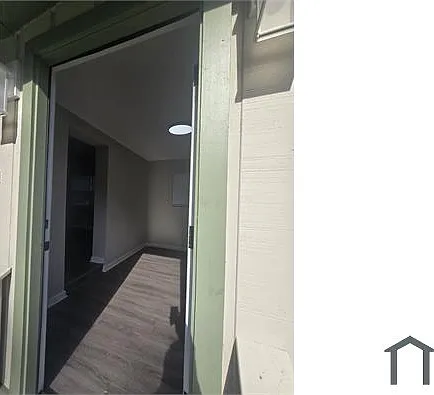 7 bed, 2376 sqft, $3,500 — Photo 3