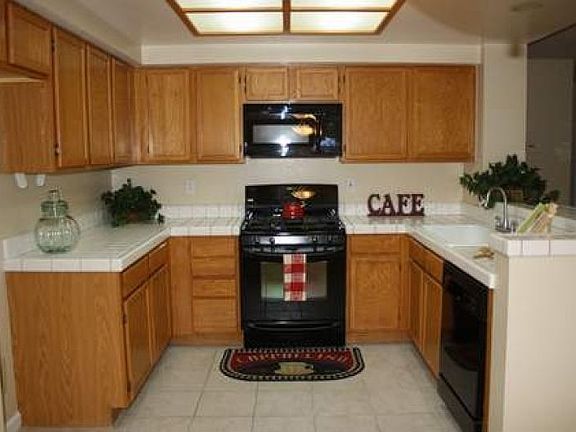 5th image of 8425 Planetree Dr