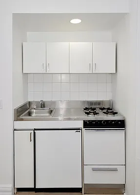 Rented by Aether Property Group | media 13