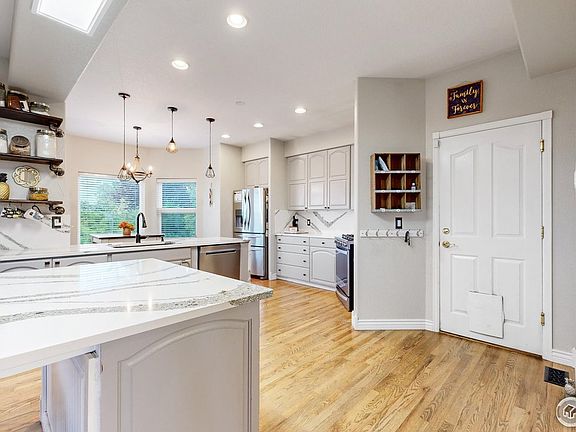 5th image of 8856 Longs Peak Cir