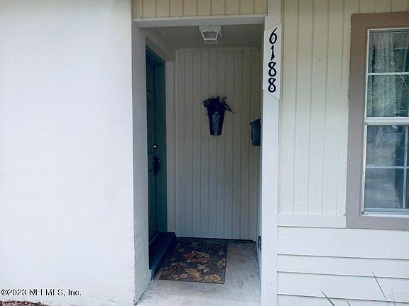 3rd image of 6188 MERCER Circle W