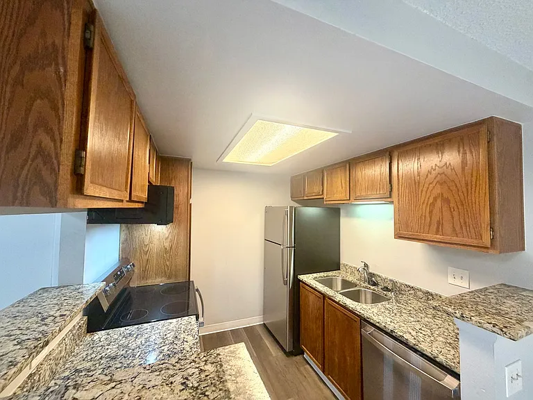 908 S Walden Way #203 — Photo 9