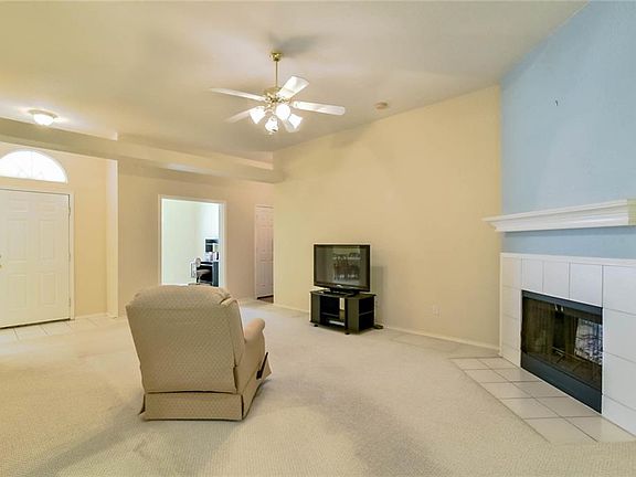 5th image of 1643 Churchill Ln