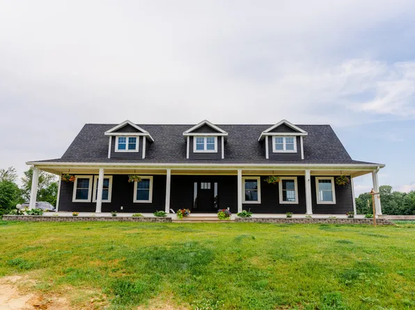 2634 S Fitzgerald Ave, Fremont, MI 49412