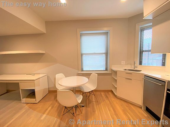 5th image of 115-117 Mount Auburn St #24