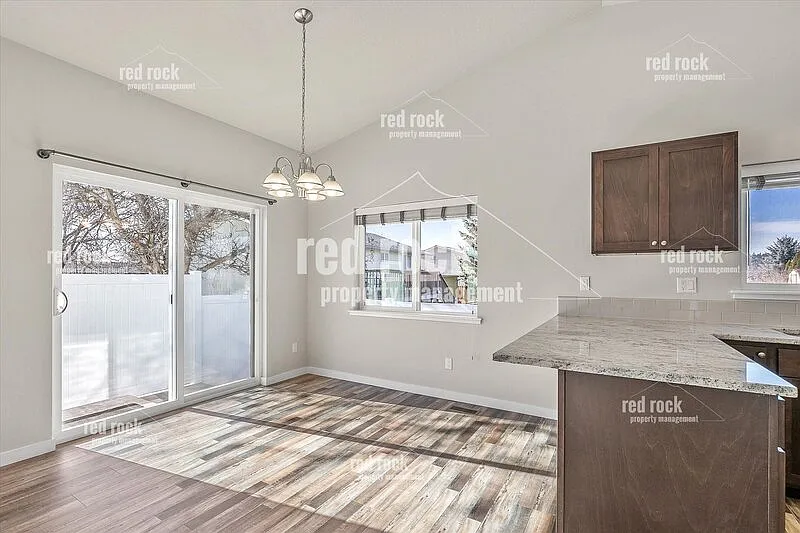 3 bed, 2.0 bath, 1350 sqft, $1,995 — Photo 4