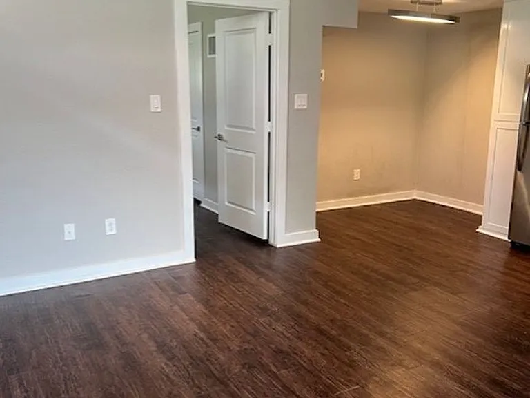 1717 Norfolk St — Photo 25