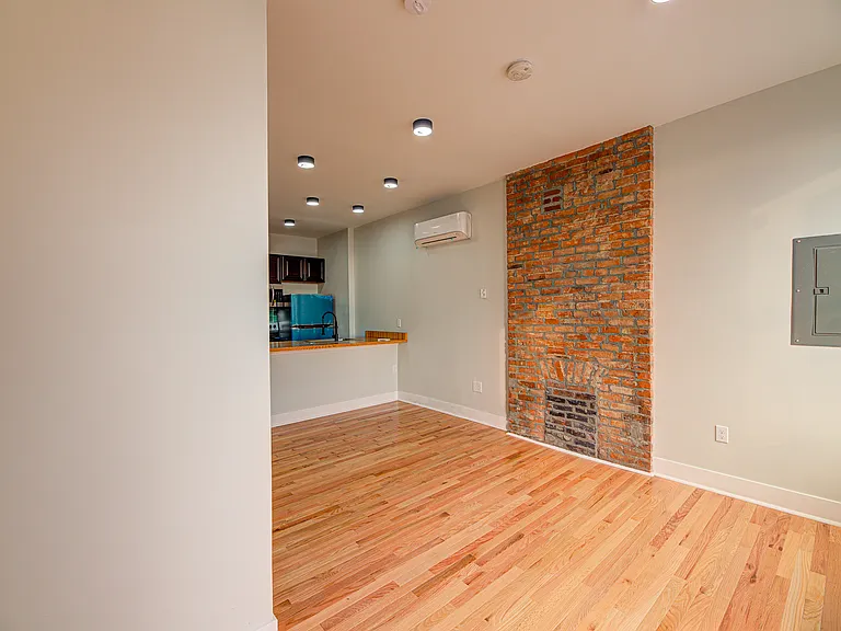 68 E McMicken Ave #10 — Photo 12