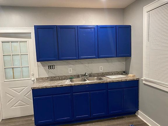 2nd image of 4390 Parkinson St #1