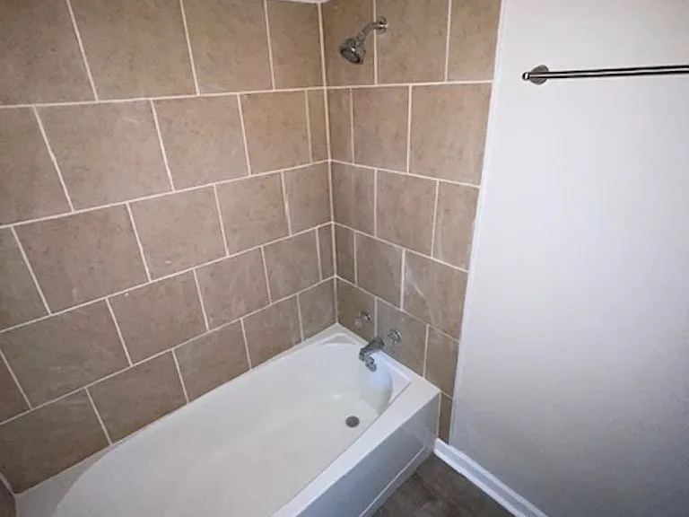 1545-1547 La Annie Dr — Photo 2