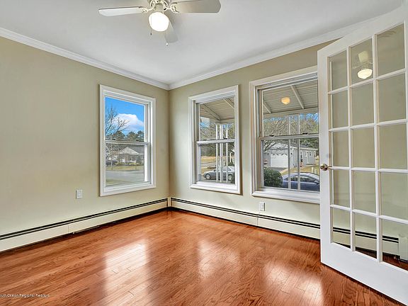 4th image of 362 Costa Mesa Dr